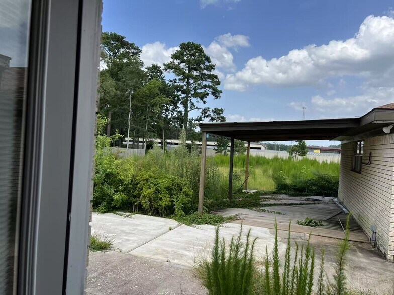 More Photos Of 14221 Horseshoe Bnd, Conroe Specialty For Lease