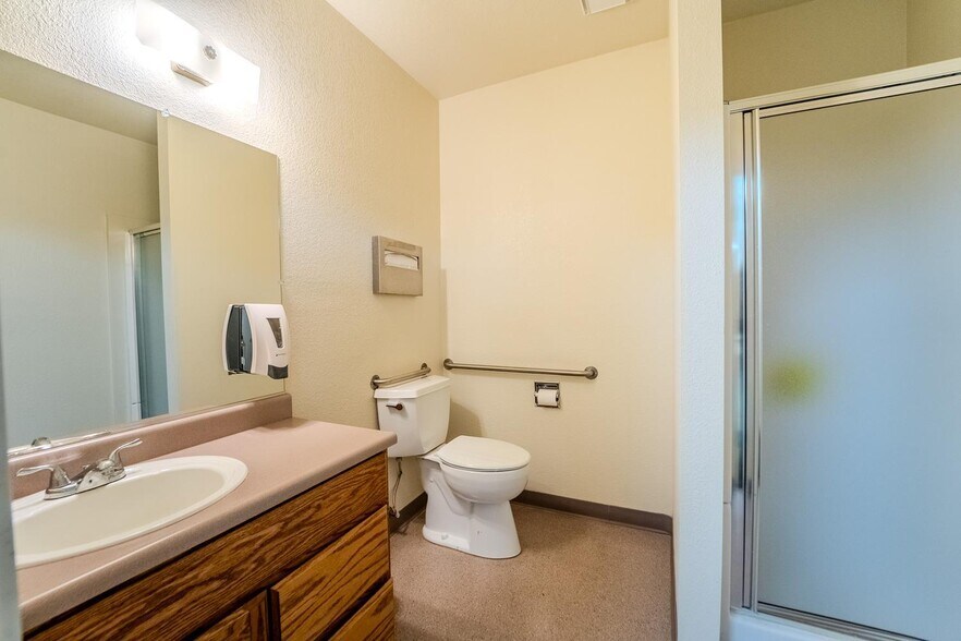 More Photos Of 508 Forbes Ave, Yuba City Office Residential For Lease