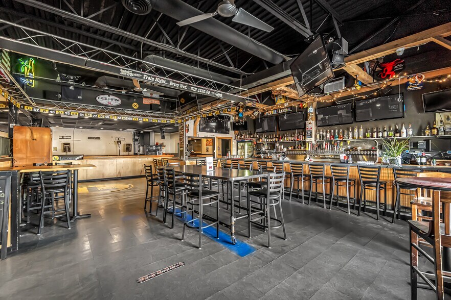 More Photos Of 192 Pine St, Bristol Restaurant For Sale