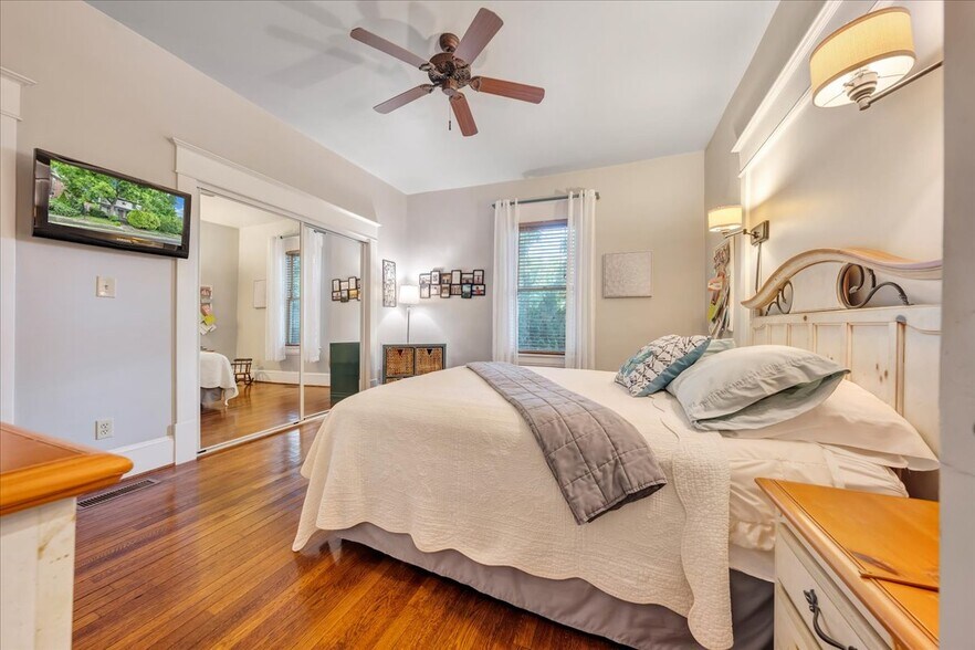 More Photos Of 1526 Franklin Rd SW, Roanoke Hospitality For Sale