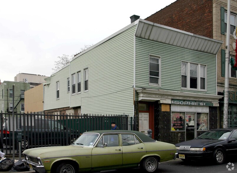 More Photos Of 709 Newark Ave, Jersey City Storefront Retail Residential For Lease
