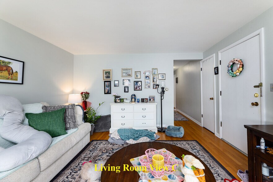 More Photos Of 4401 N Newcastle Ave, Harwood Heights Apartments For Sale