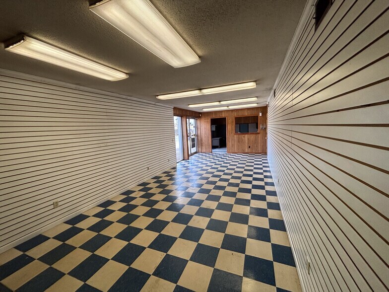 More Photos Of 5875 W US Highway 421, Wilkesboro Warehouse For Lease