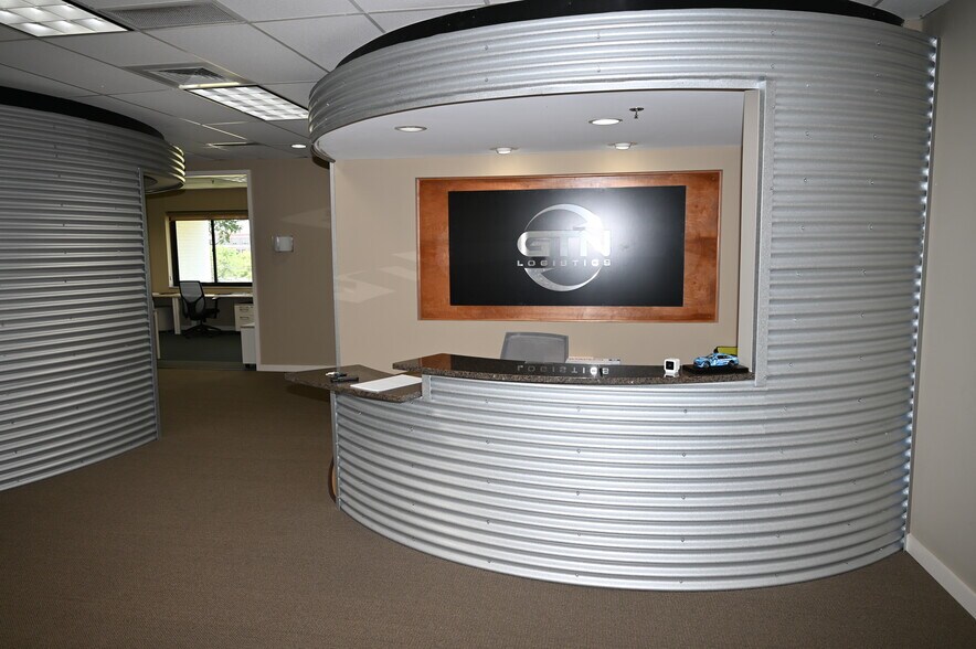 More Photos Of 9900 Carver Rd, Blue Ash Office For Lease