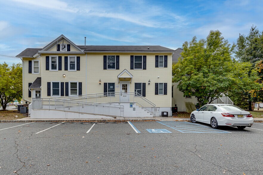 More Photos Of 221 S Main St, Flemington Office For Lease