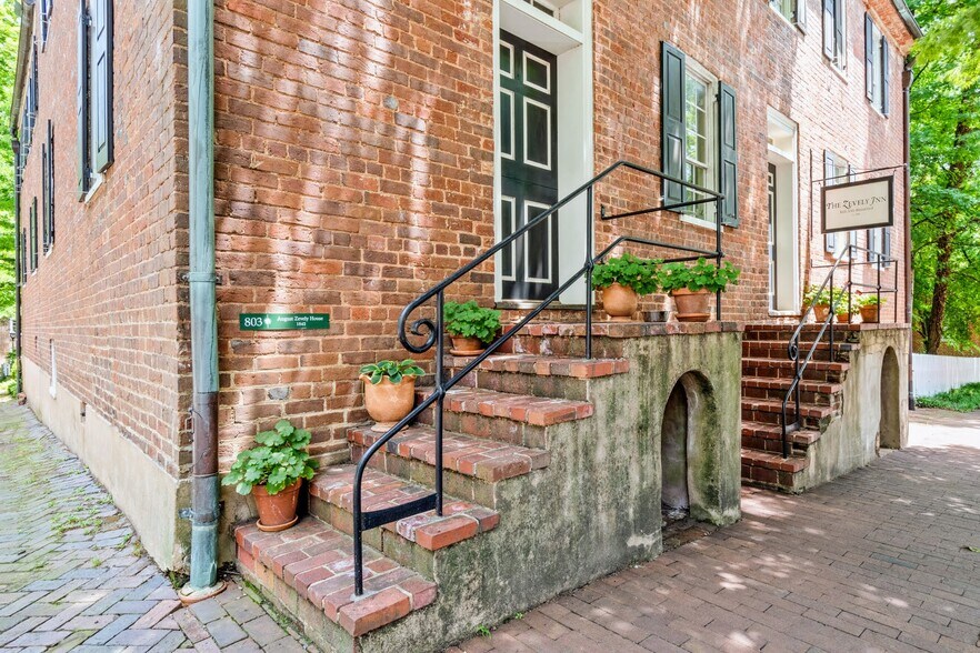 More Photos Of 803 S Main St, Winston-Salem Hospitality For Sale