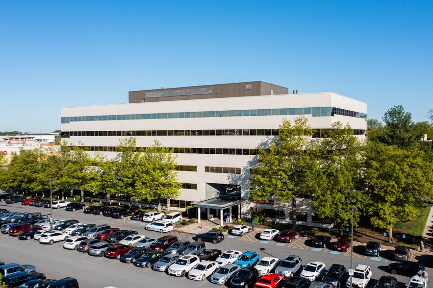 Primary Photo Of 2000 Oxford Dr, Bethel Park Medical For Lease