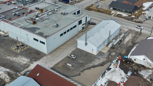 More Photos Of 521 Rue Des Érables, Trois-Rivières Manufacturing For Sale