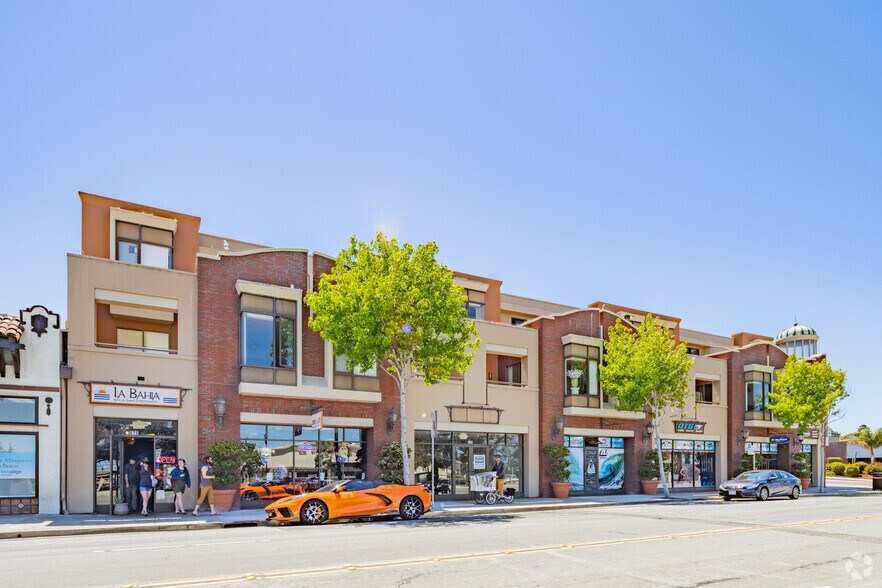 More Photos Of 685 Lighthouse Ave, Monterey Storefront Retail Office For Lease