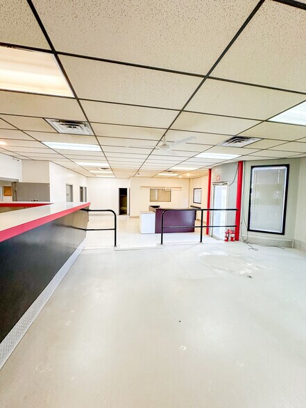 More Photos Of 605 Main St, Great Bend Storefront Retail Office For Lease