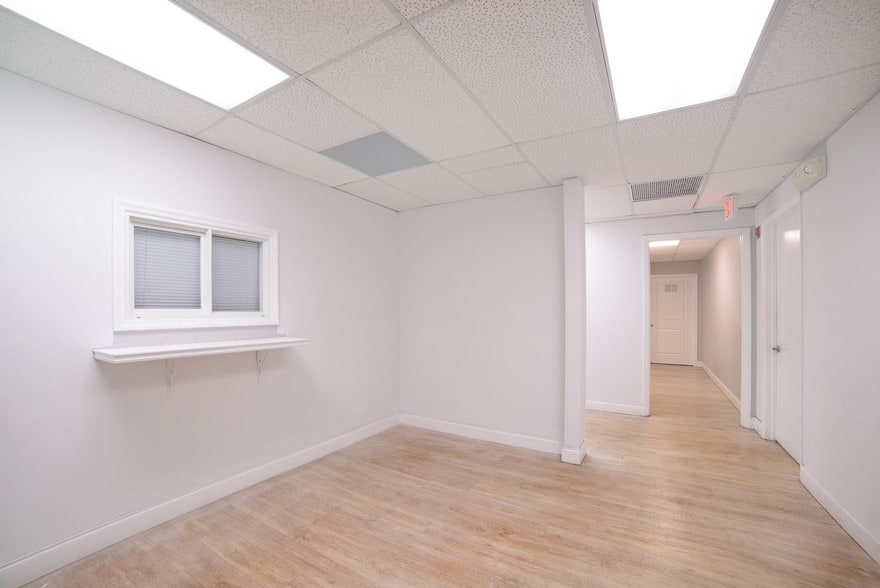 More Photos Of 3115 NW 10th Ter, Oakland Park Unknown For Lease