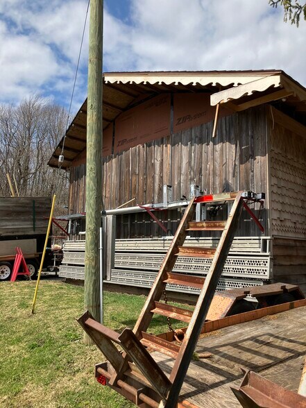 More Photos Of 2985 Mill Pl, Sauquoit Manufacturing For Sale