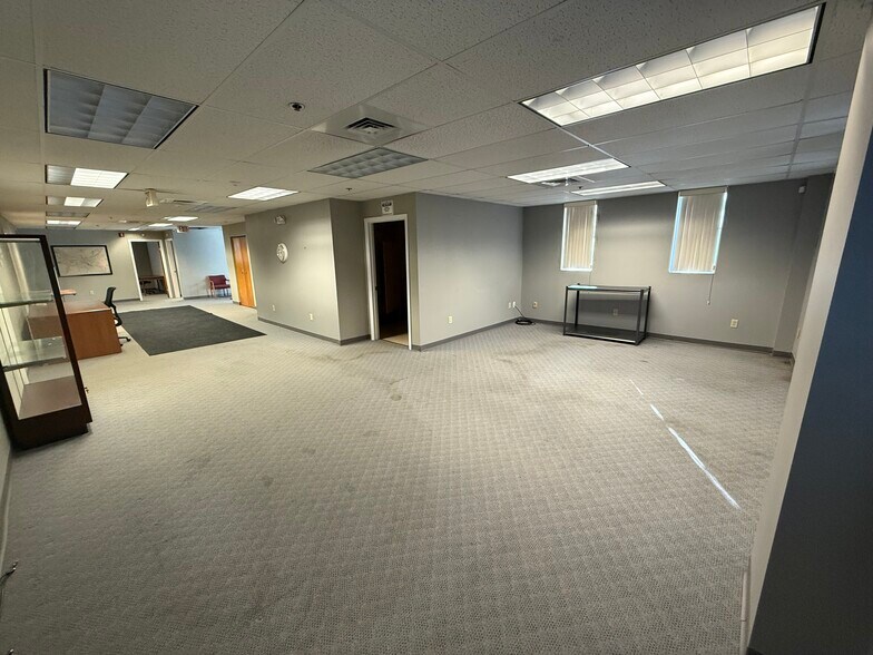 More Photos Of 234 Brooks St, Worcester Warehouse For Lease