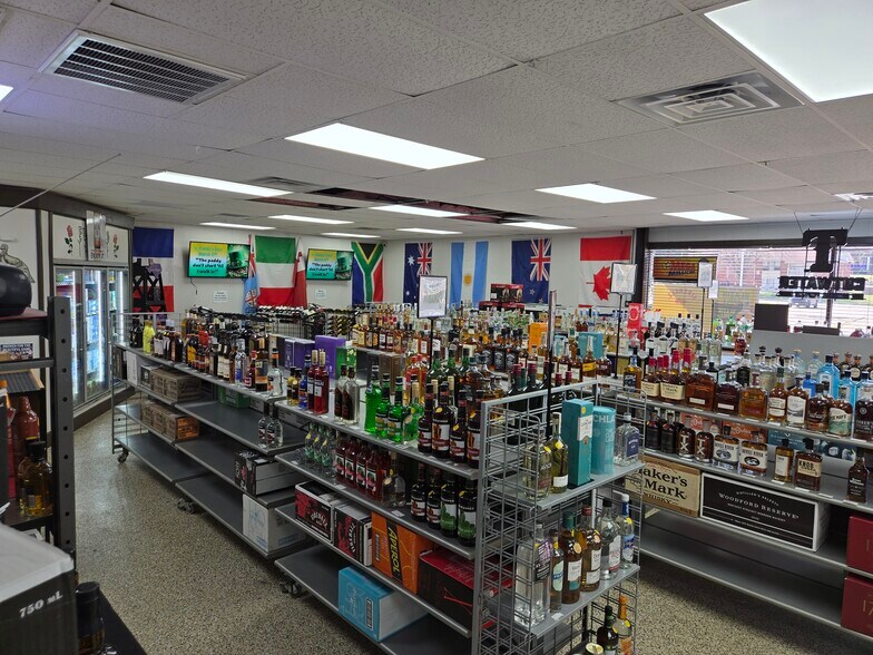 More Photos Of 406 N Carrier Pky, Grand Prairie Storefront Retail Office For Sale