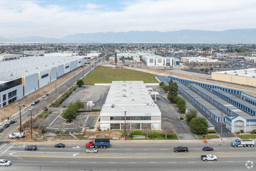 More Photos Of 280 W Valley Blvd, Rialto Warehouse For Lease