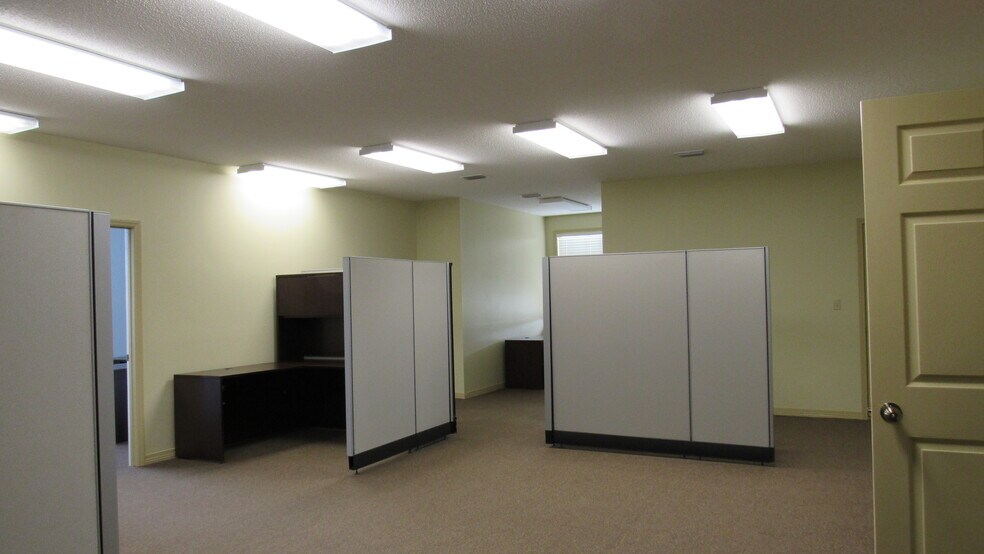 More Photos Of 22193 Highway 59 S, Robertsdale Office For Lease
