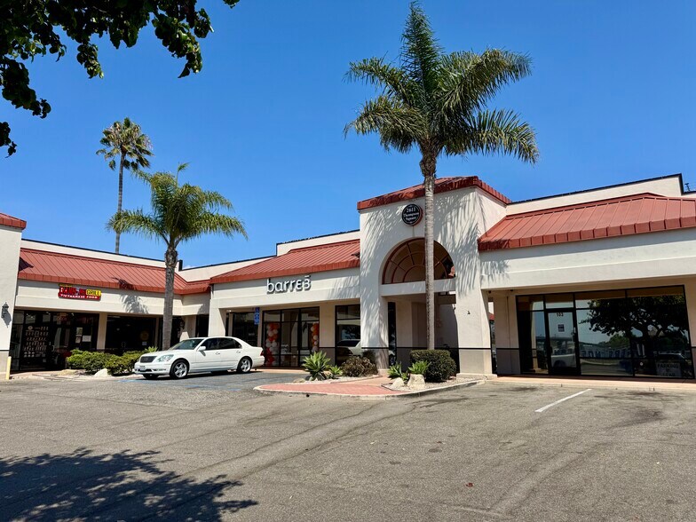 More Photos Of 2611 E Thompson Blvd, Ventura General Retail For Lease