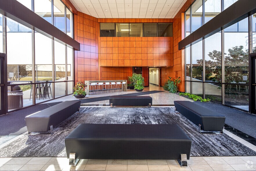 More Photos Of 354 Eisenhower Pky, Livingston Office For Lease