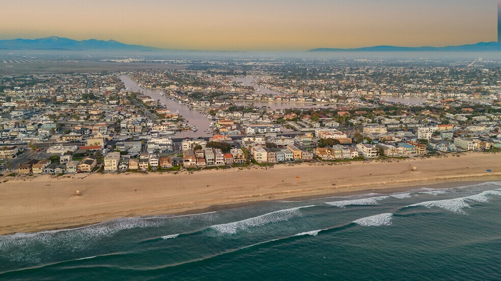 More Photos Of 16902 Pacific Coast Hwy, Huntington Beach Restaurant For Sale