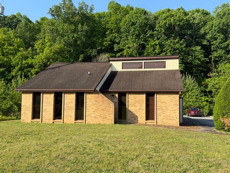 More Photos Of 508 Scarboro Ln, Oak Ridge Office For Sale