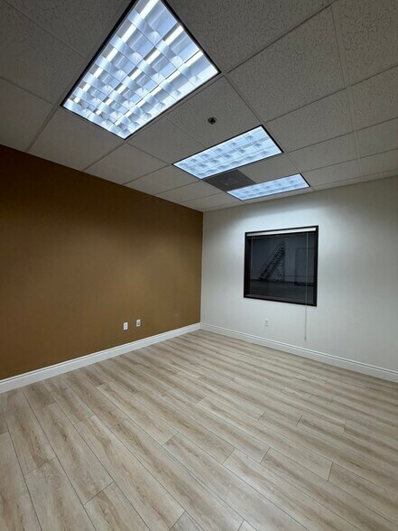 More Photos Of 17232 Railroad St, City of Industry Warehouse For Lease