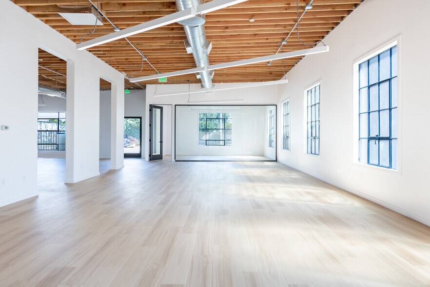 More Photos Of 5556 W Washington Blvd, Los Angeles Loft Creative Space For Lease