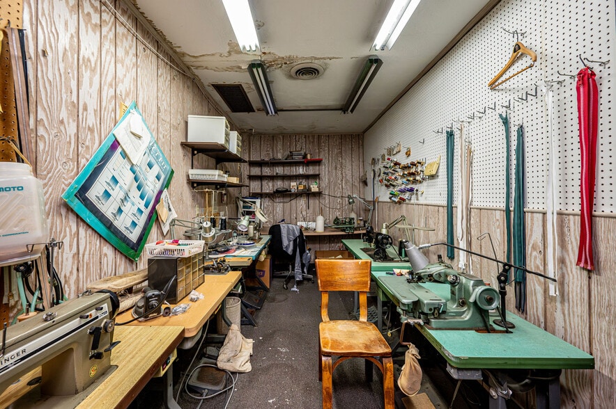 More Photos Of 508 New Alexandria Rd, Greensburg General Retail For Sale