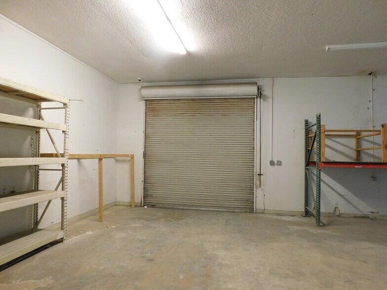 More Photos Of 5070 Industry Dr, Melbourne Manufacturing For Lease