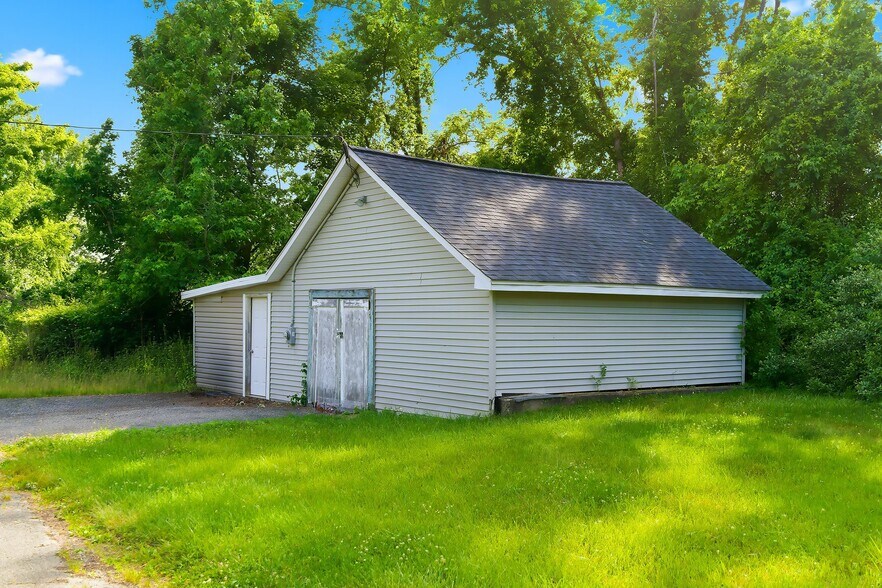 More Photos Of 26 Megill Rd, Farmingdale Industrial For Sale