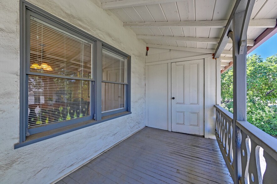 More Photos Of 1407-1409 Lincoln Way, Auburn Office For Sale