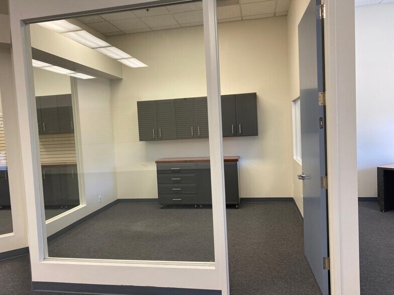 More Photos Of 1100 Industrial Rd, San Carlos Research And Development For Sale