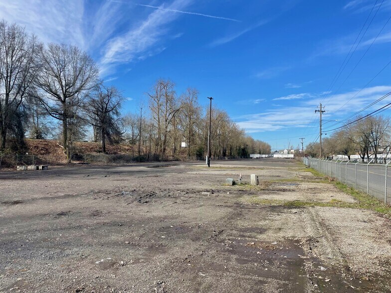 More Photos Of 10365 N Vancouver Way, Portland Land For Lease