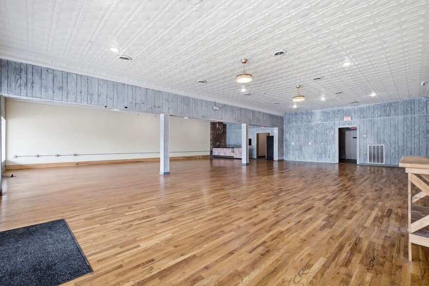 More Photos Of 1029 Park St, Westmoreland Storefront Retail Office For Sale