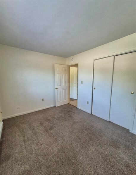 More Photos Of 5917 Plank Rd, Peoria Multifamily For Sale