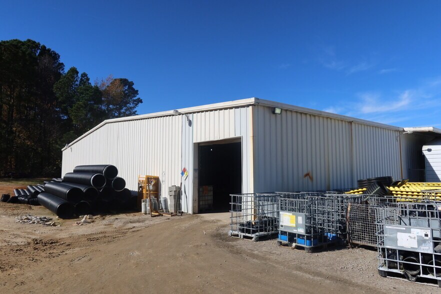 More Photos Of 10791 E Finch St, Middlesex Warehouse For Sale