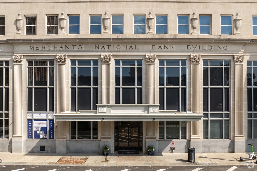 More Photos Of 106 Saint Francis St, Mobile Coworking Space