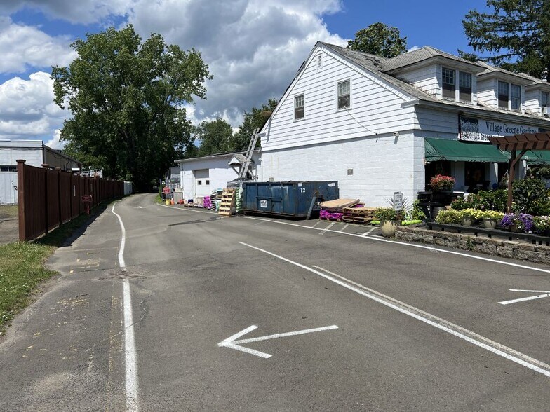 More Photos Of 715 Boston Post Rd, Guilford Freestanding For Sale