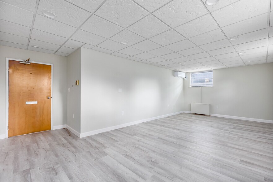 More Photos Of 2631 Erie Ave, Cincinnati Office For Lease