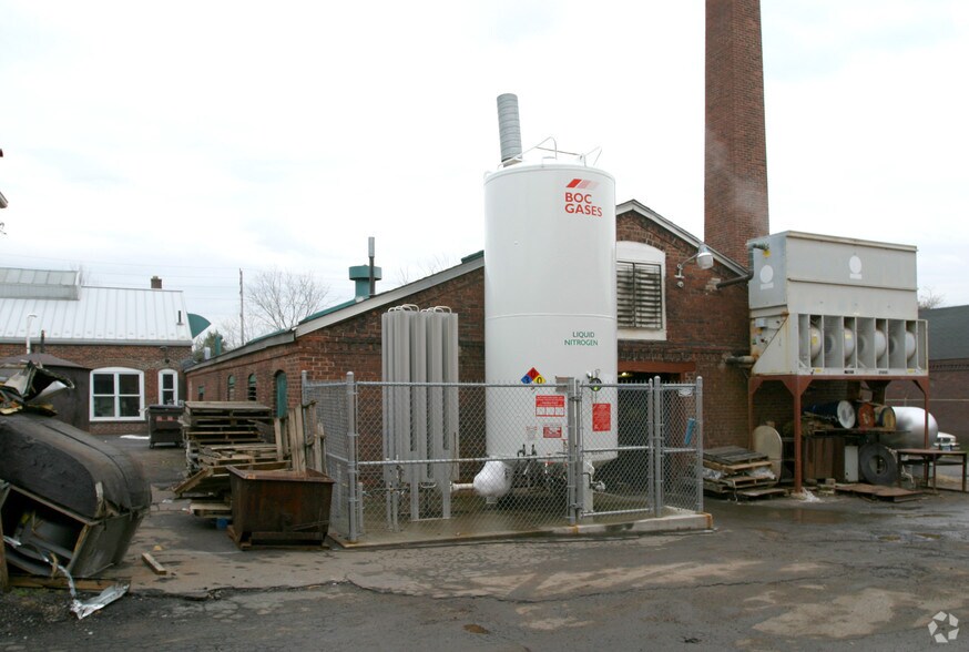 More Photos Of 1045 New Britain Ave, West Hartford Manufacturing For Lease