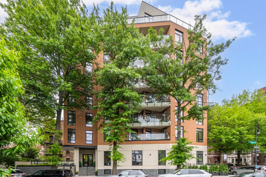 More Photos Of 585 Argyle Rd, Brooklyn Apartments For Lease