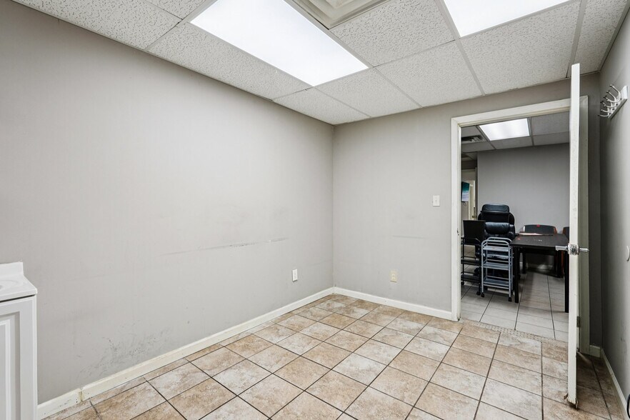 More Photos Of 99-105 Berkshire Ave, Paterson Office For Lease