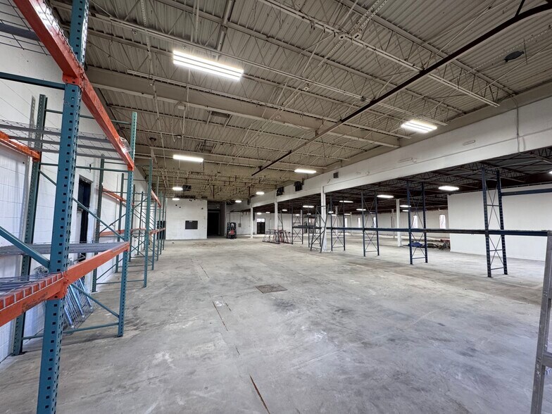 More Photos Of 2230 Lithonia Industrial Blvd, Lithonia Research And Development For Lease