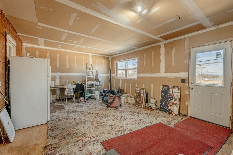 More Photos Of 127 W Main St, Belleville Restaurant For Sale