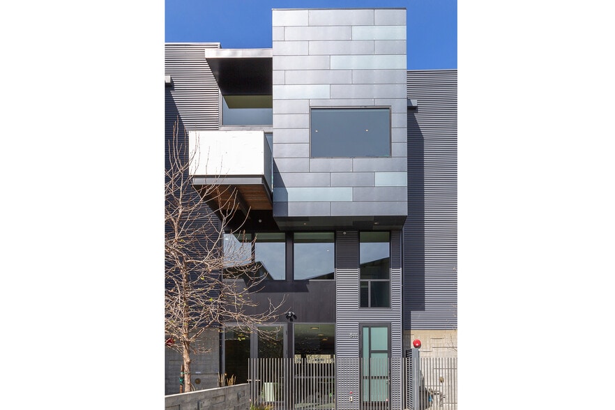 Primary Photo Of 811 Folger Ave, Berkeley Loft Creative Space For Sale