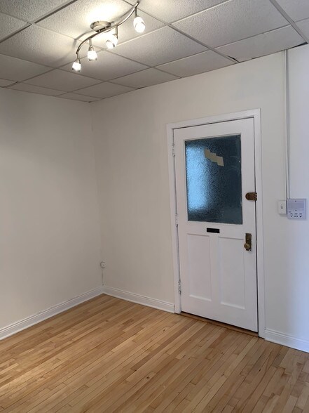 More Photos Of 3433-3439 N Sheffield Ave, Chicago Storefront Retail Residential For Lease