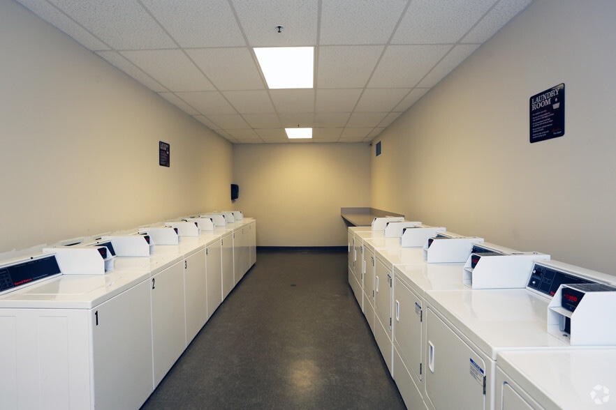 More Photos Of 5529-5533 Hollywood Blvd, Los Angeles Apartments For Lease