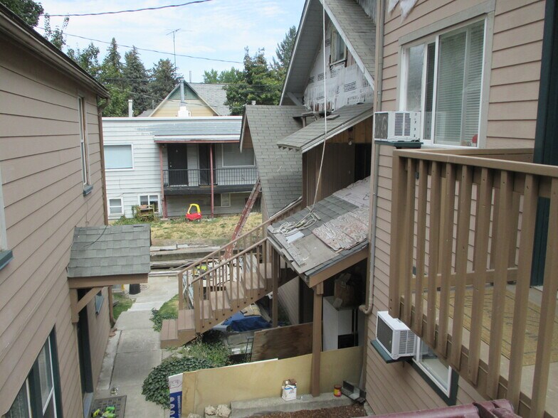 More Photos Of 905 NE Lake St, Pullman Multifamily For Sale