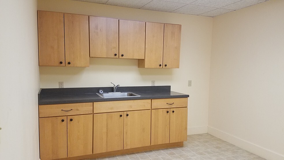 More Photos Of 315 S Crouse Ave, Syracuse Medical For Lease