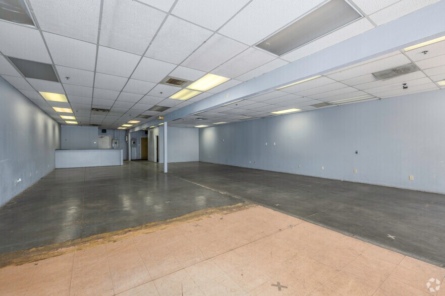 More Photos Of 3211-3231 Coors Blvd SW, Albuquerque Unknown For Lease