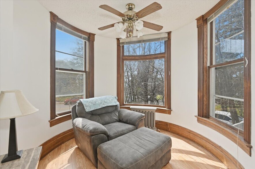 More Photos Of 1727 E Superior St, Duluth Multifamily For Sale